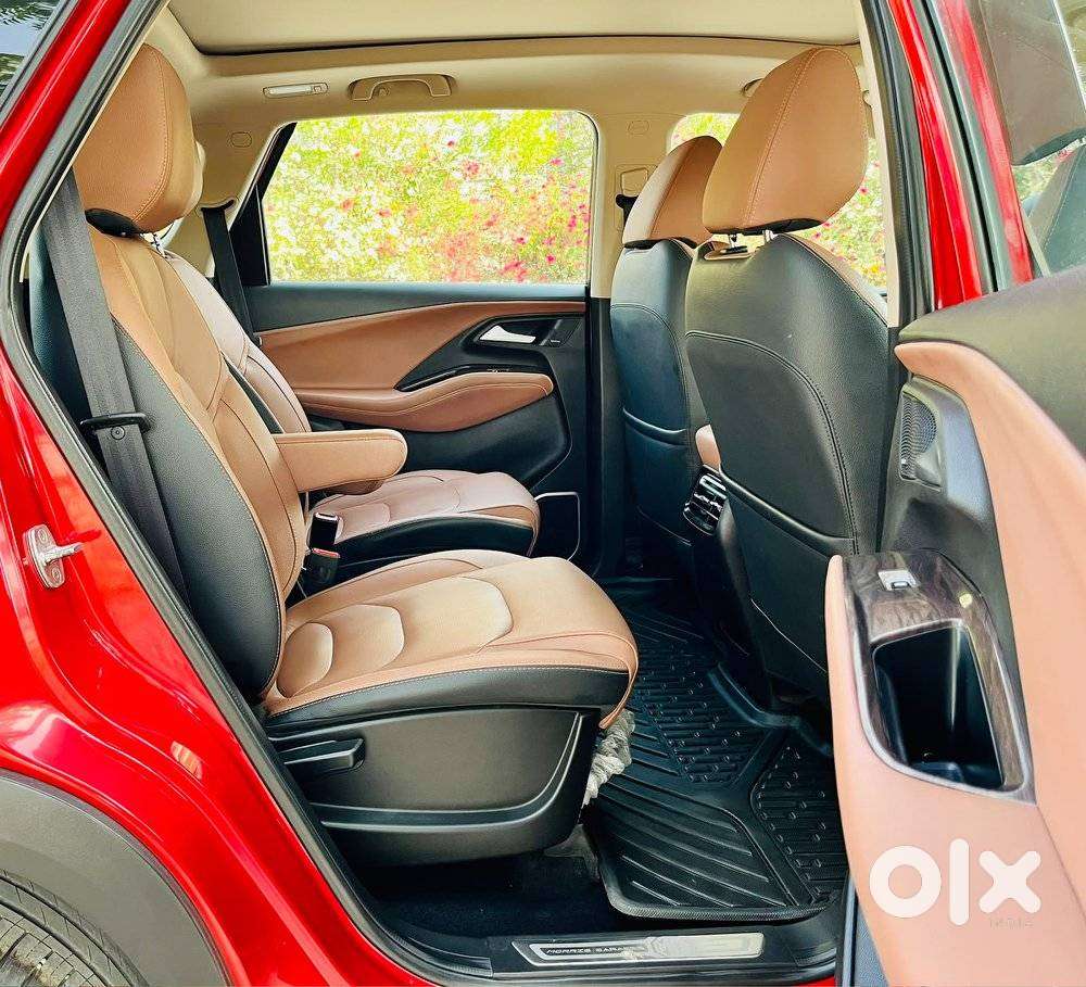Mg Hector Plus Savvy Pro 1.5 Turbo Petrol Cvt 6 Str, 2023, Petrol