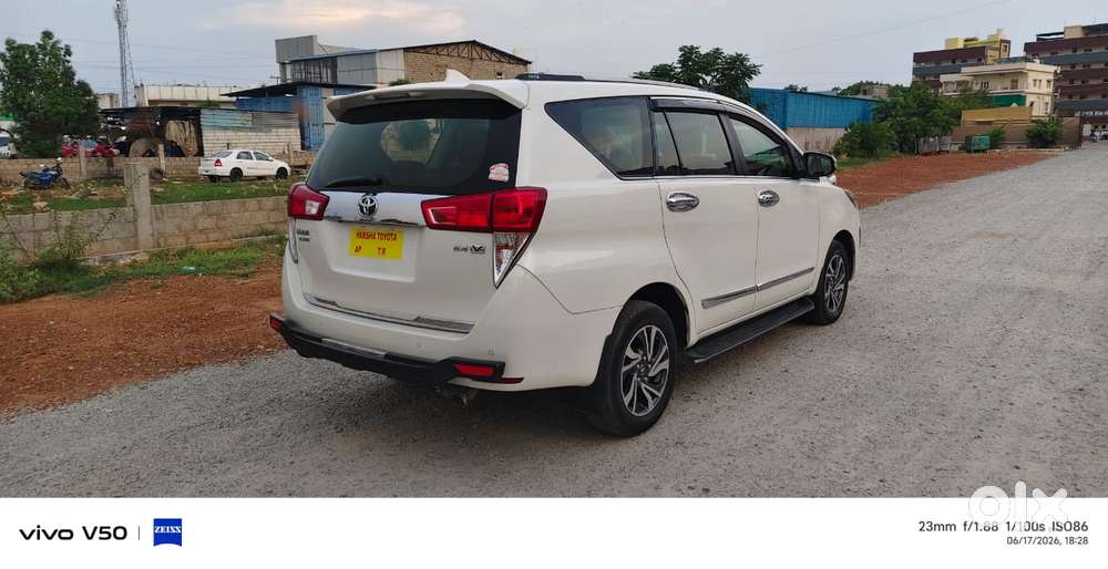 Toyota Innova Crysta [2020-ongoing] 2.4 Vx 8 Str, 2021, Diesel