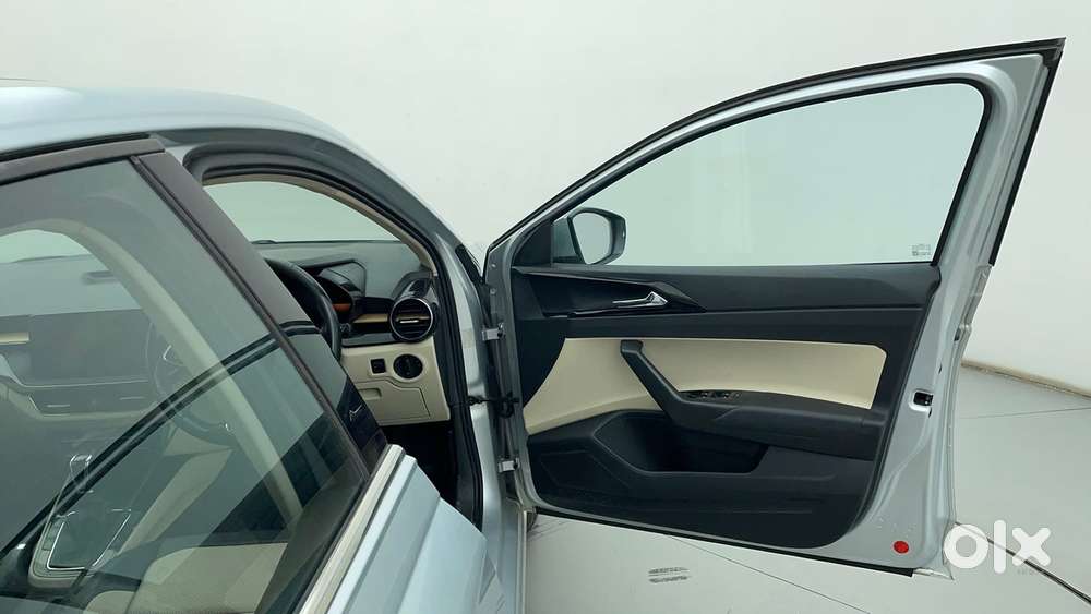 Skoda Slavia Style 1.0l Tsi At, 2022, Petrol