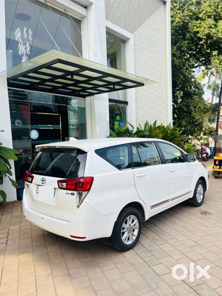 Toyota Innova Crysta 2.8 Gx At 8s, 2017, Diesel