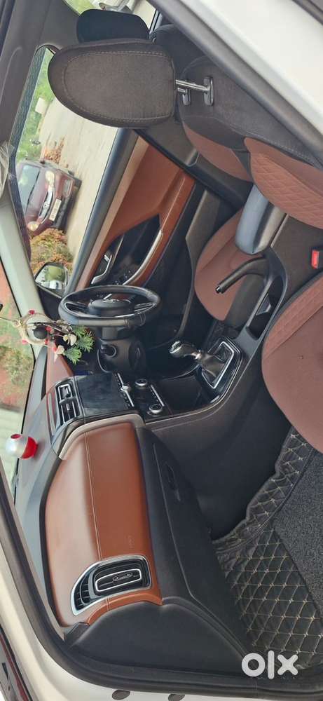 Hyundai Alcazar 2024 Diesel Brand New Condition. Gud Milelage 7seater