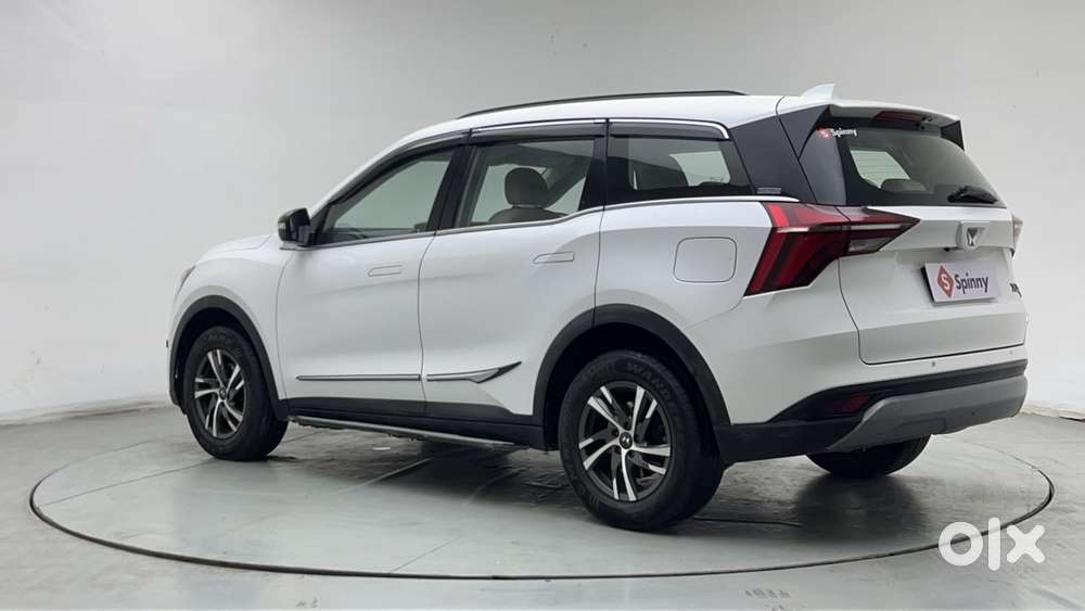 Mahindra Xuv700 2.0 Ax 5 Petrol Mt 7 Str, 2023, Petrol