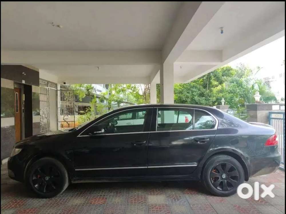 Skoda Superb 2013 Petrol 100000 Km Driven