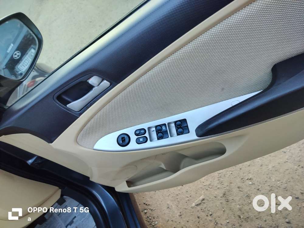 Hyundai Verna 1.5 Sx Ivt, 2011, Petrol