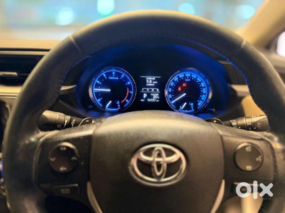 Toyota Corolla Altis 1.8 J, 2016, Petrol