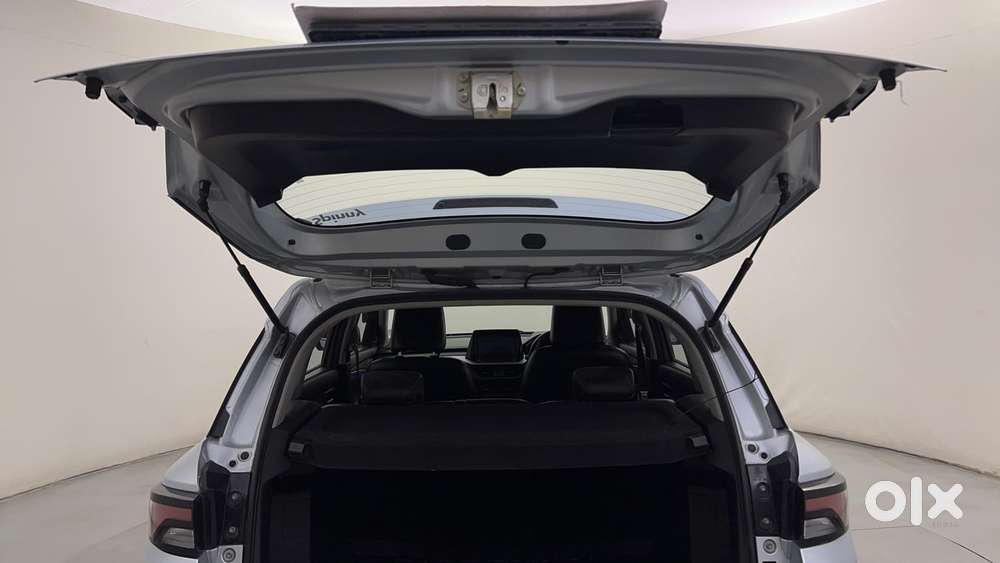 Maruti Suzuki Brezza 1.5 Zxi At Smart Hybrid Dual Tone, 2022, Petrol