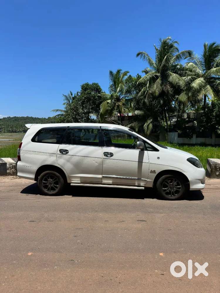 Toyota Innova Crysta Edition 2011