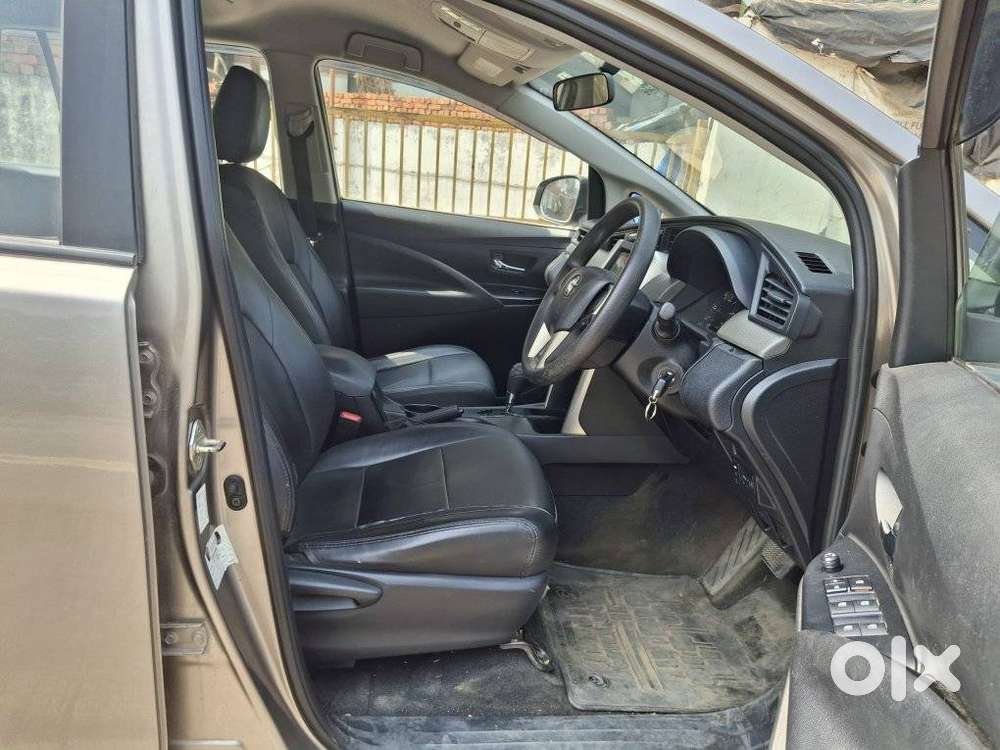 Toyota Innova Crysta [ ] 2.4 Gx At 7 Str, 2017, Petrol