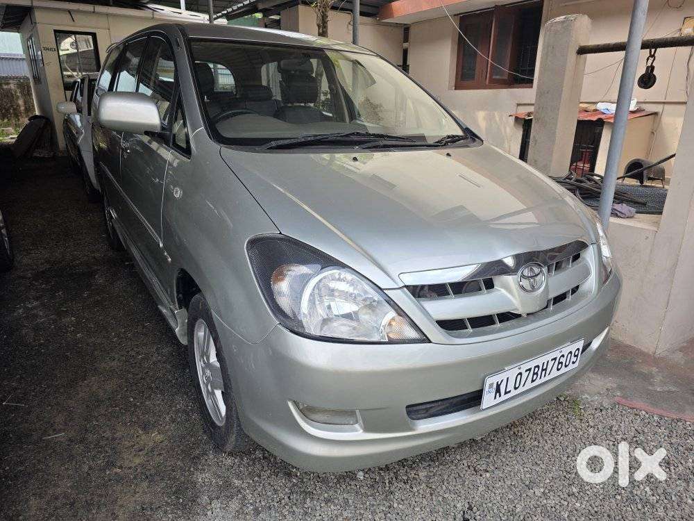 Toyota Innova 2.5 Vx 8 Seater Bs Iv, 2008, Diesel