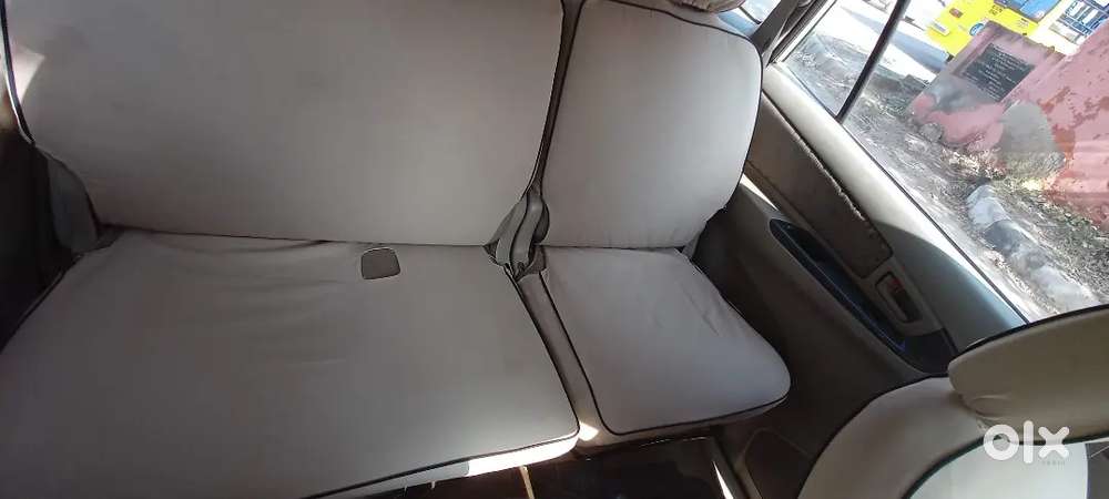 Toyota Innova 2011 Diesel Well Maintained