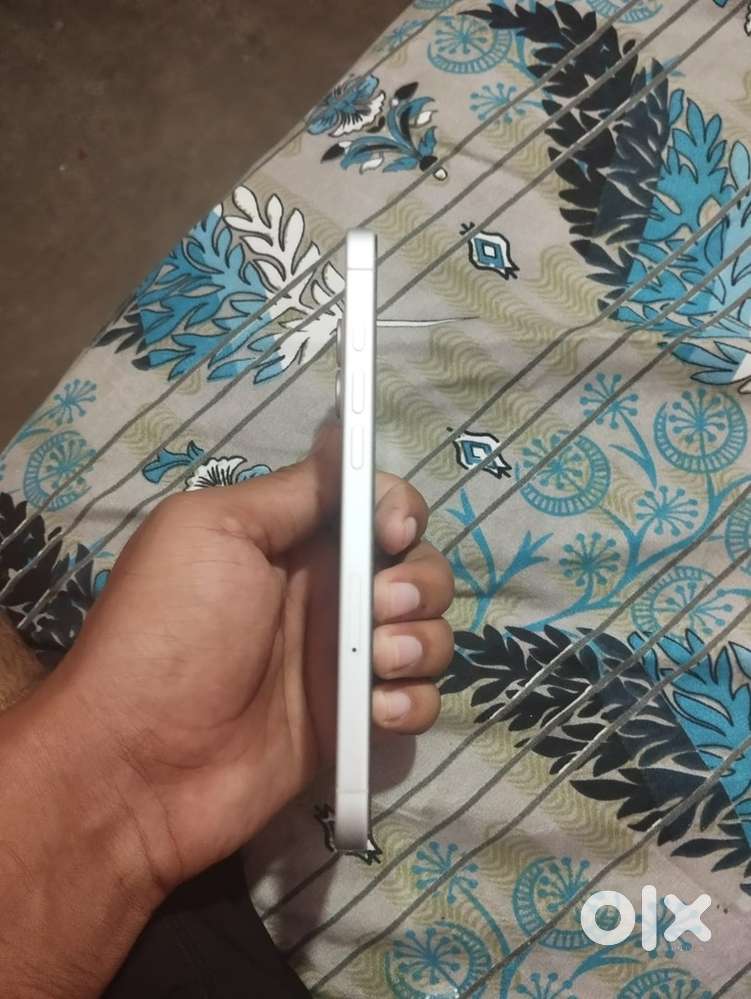 Iphone 16 plus white