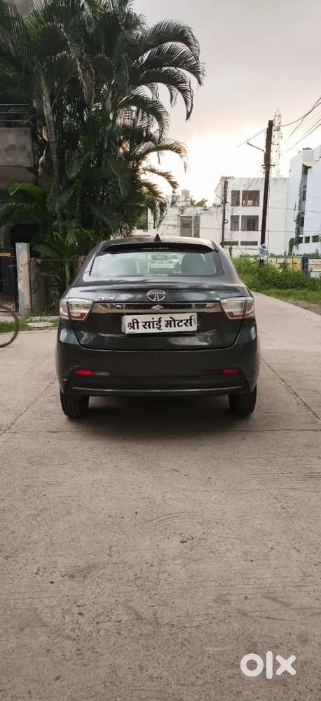 Tata Tigor Xe, 2022, Petrol