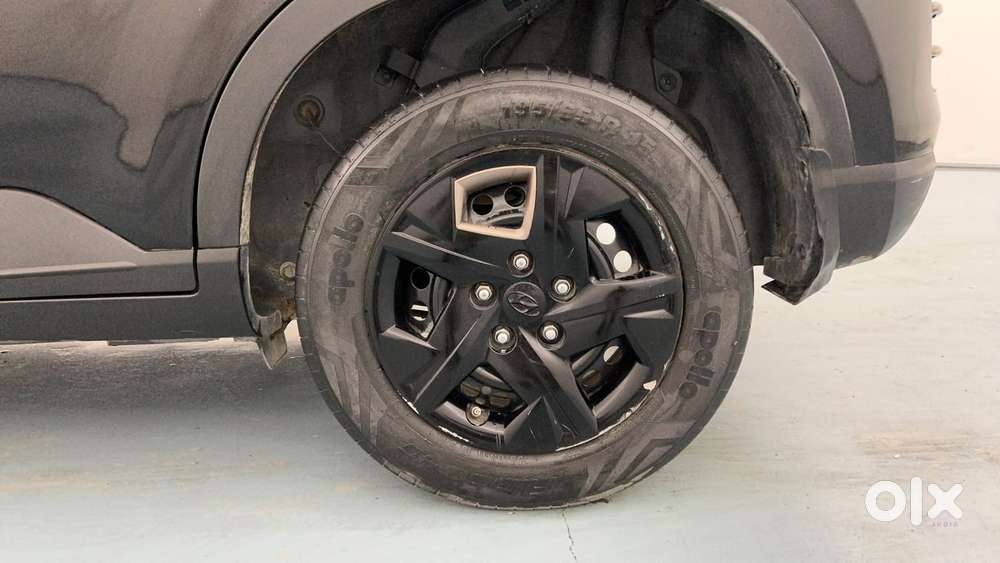 Hyundai Venue Sx Knight Edition Mt, 2023, Petrol