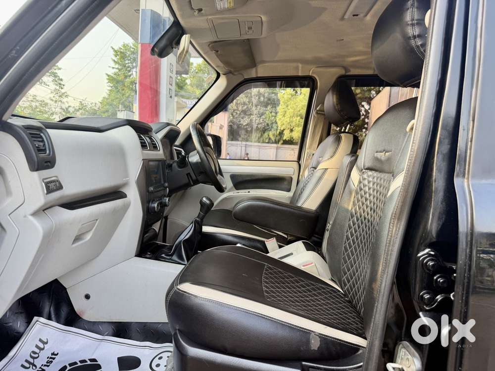 Mahindra Scorpio Classic 2.2 S Mt 9 Str, 2020, Petrol