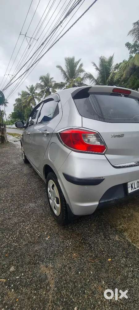 2017-18 Tata Tiago Xta Amt Low Km Company Service 2nd Ownership