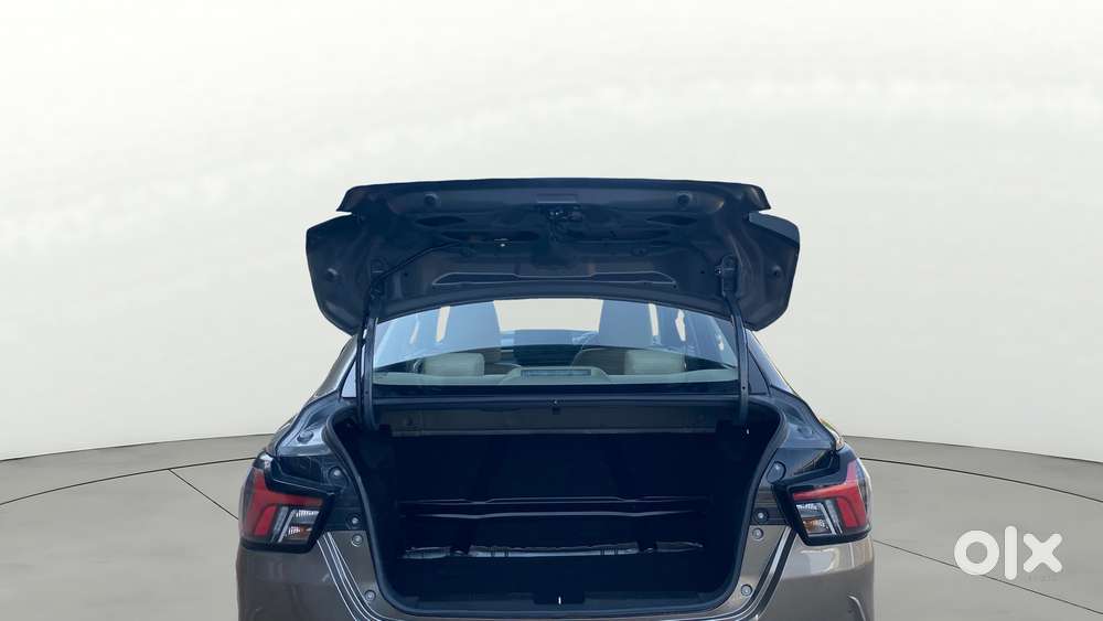 Maruti Suzuki Swift Dzire Amt Zxi, 2025, Petrol