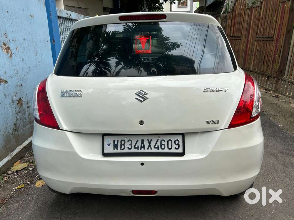 Maruti Suzuki Swift Vxi Optional, 2016, Petrol