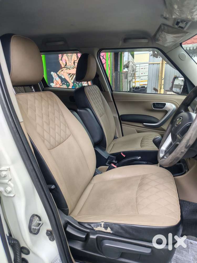 Mahindra Tuv 300 T10, 2018, Diesel