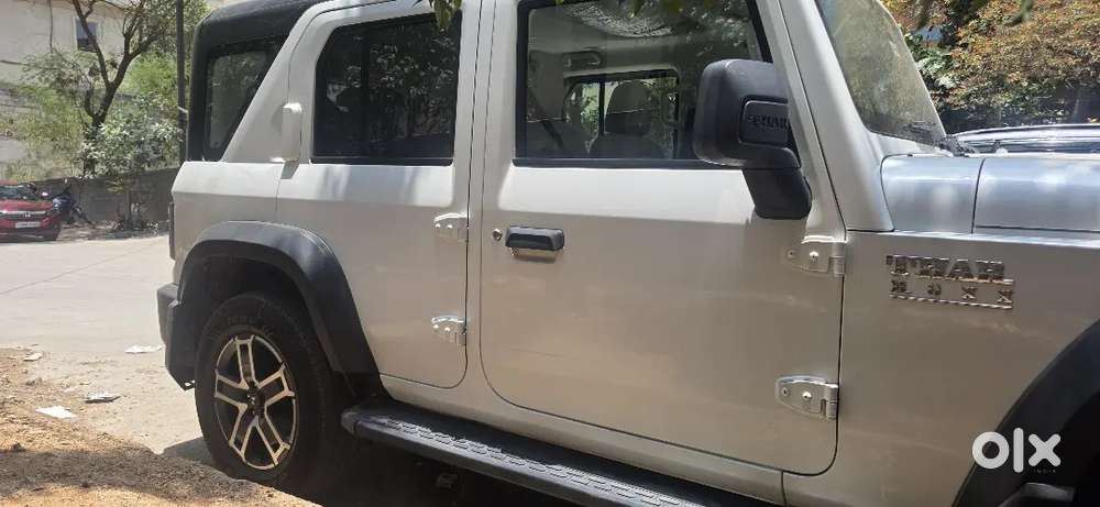 Thar Roxx White