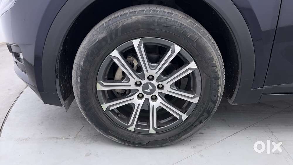 Mahindra Xuv700 2.0 Ax 7 Petrol At Luxury Pack Str, 2021, Petrol