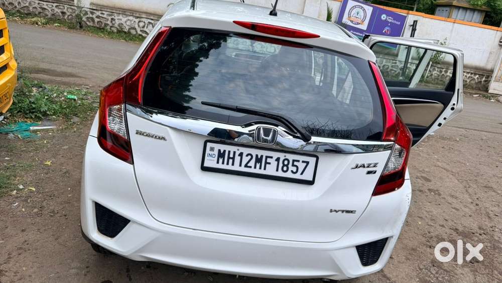 Honda Jazz 2015 Petrol Manual – Well Maintained  Urgent Sale