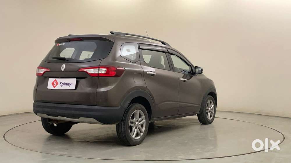 Renault Triber Rxz, 2024, Petrol