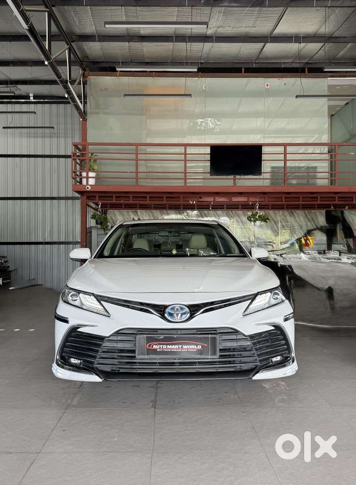 Toyota Camry Hybrid, 2024, Cng & Hybrids