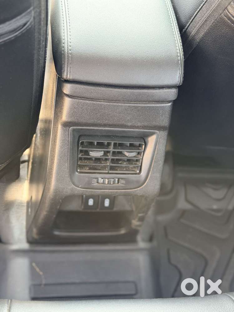 Maruti Suzuki Grand Vitara 1.5 Delta Smart Hybrid At, 2023, Petrol
