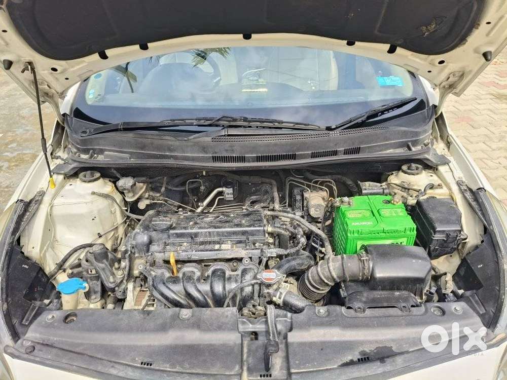 Hyundai Verna Fluidic 1.6 Vtvt Sx, 2015, Petrol