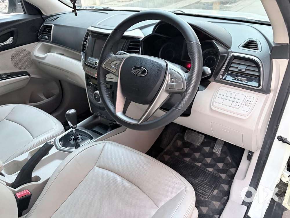 Mahindra Xuv300 W8 (o) 1.5 Diesel Amt, 2022, Diesel