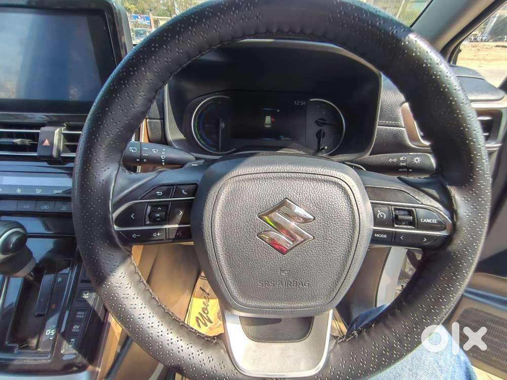 Maruti Suzuki Invicto Zeta Plus 8str, 2022, Petrol