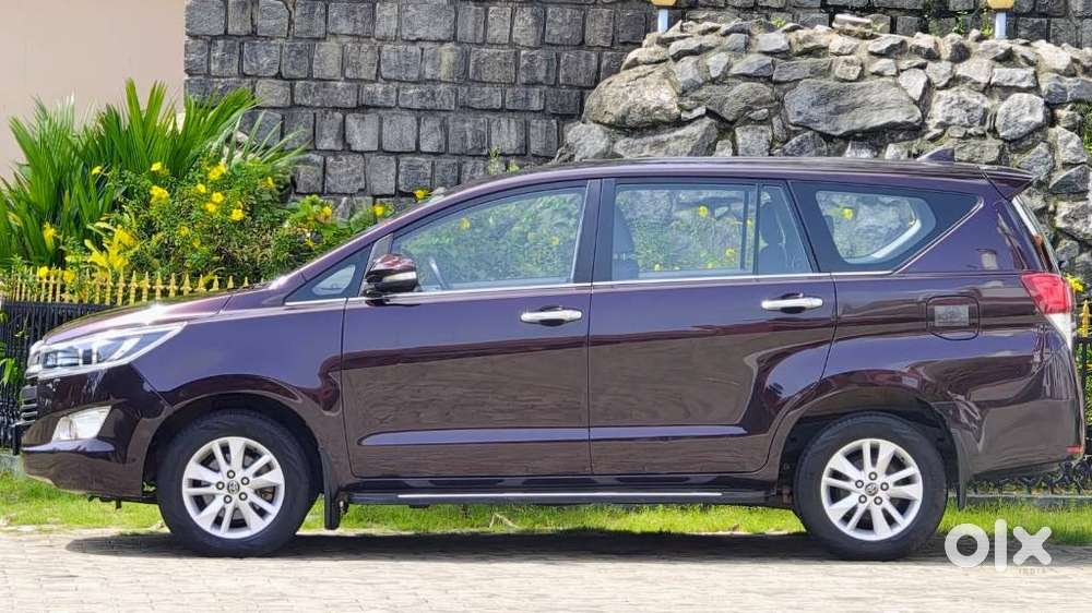 Toyota Innova Crysta 2.4 V, 2016, Diesel