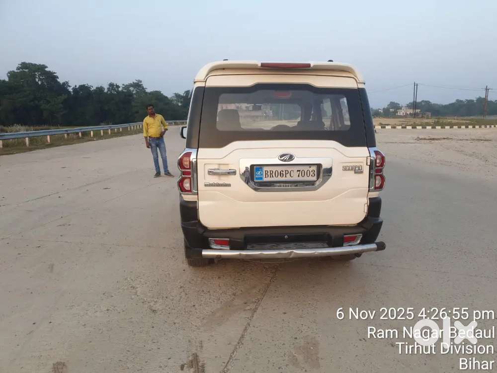 Mahindra Scorpio S4 2015