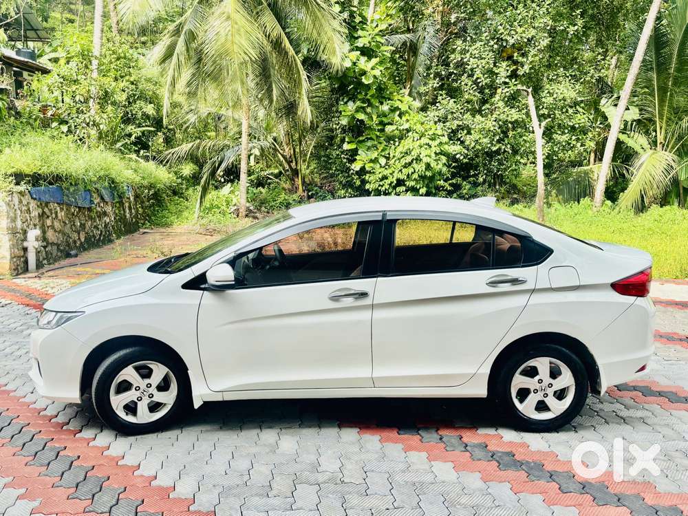 Honda City I-vtec V, 2017, Petrol