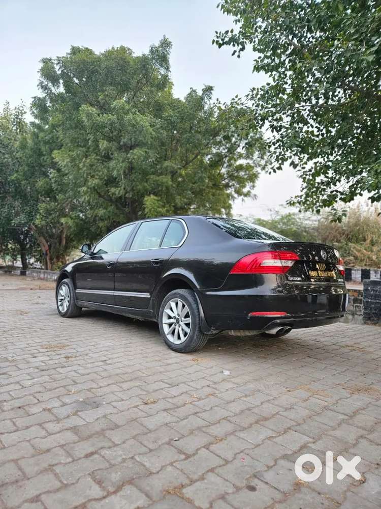 Skoda Superb 2014 Petrol Well Maintained Mh No
