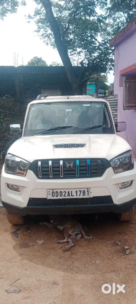 Mahindra Scorpio 2017 4th