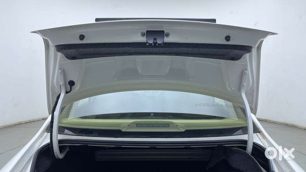Skoda Rapid 1.6 Mpi Ambition, 2019, Petrol