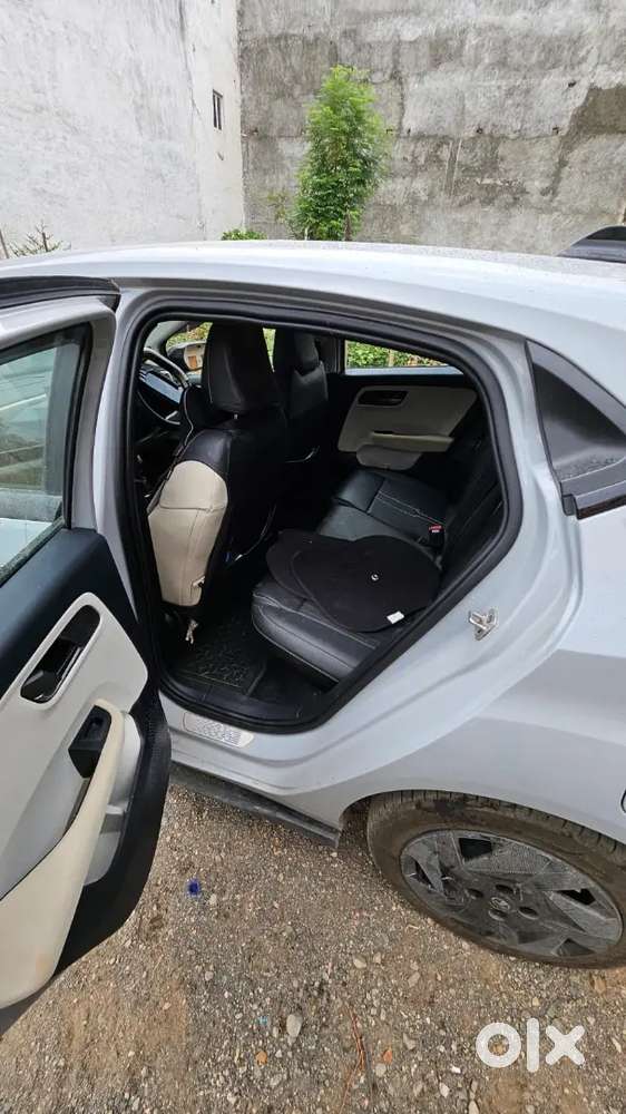 Tata Altroz Crtv S 2025 I-cng Mt Urgent Sale Need Money Fix Price