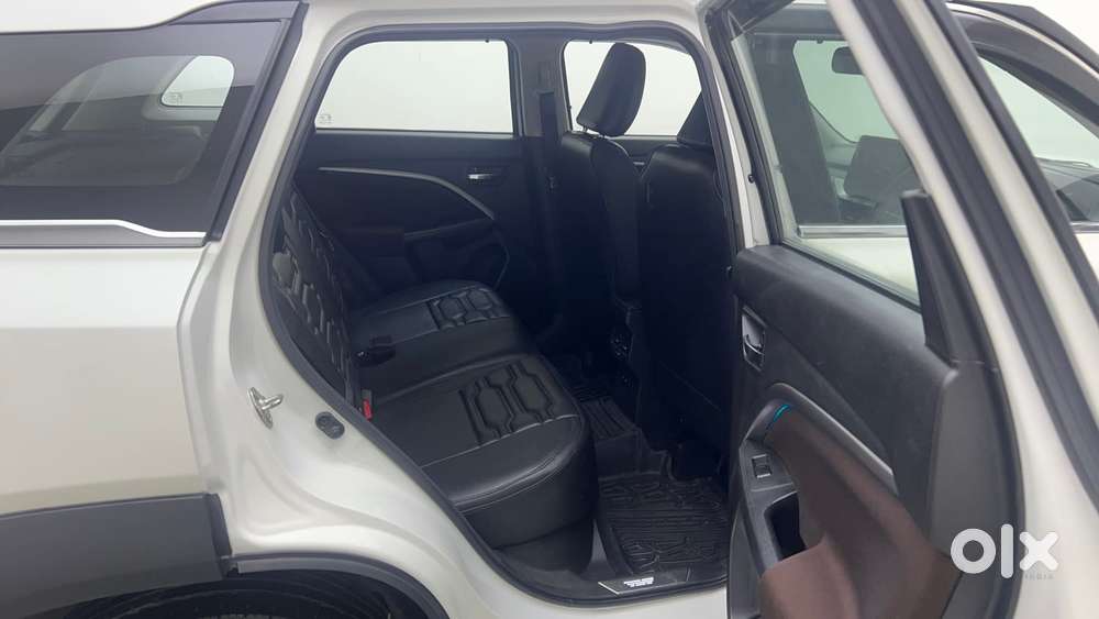 Maruti Suzuki Brezza Zxi Plus At, 2022, Petrol