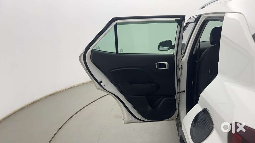 Hyundai Venue 1.2 S Plus, 2021, Petrol