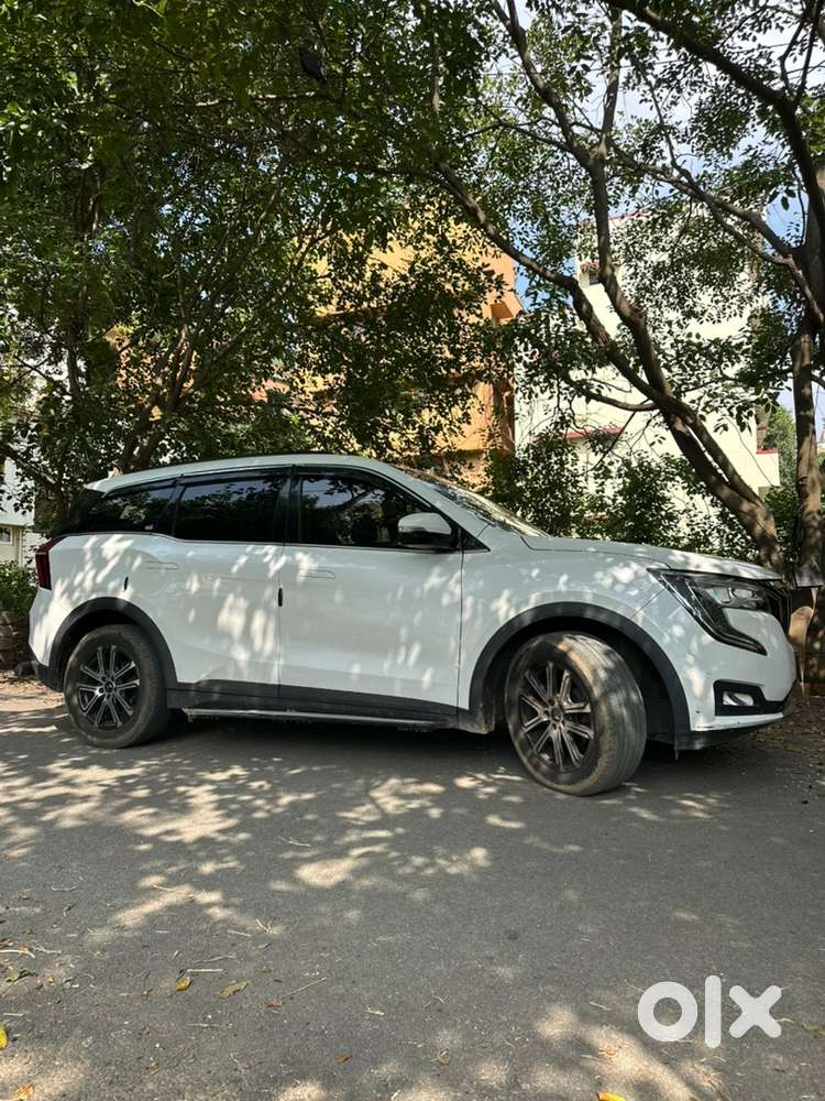 Mahindra Xuv700 Petrol Well Maintained
