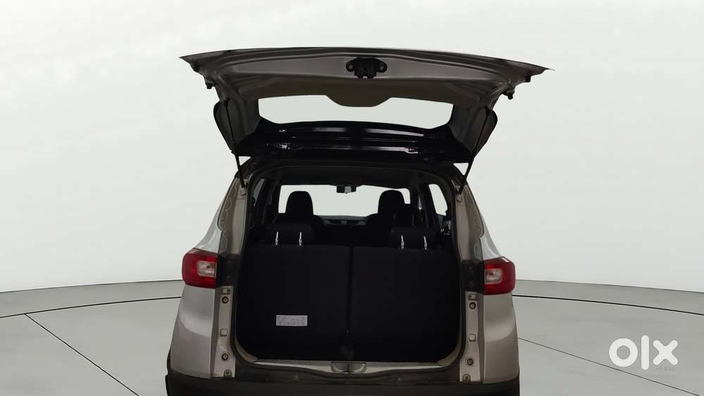 Renault Triber Rxt, 2022, Petrol