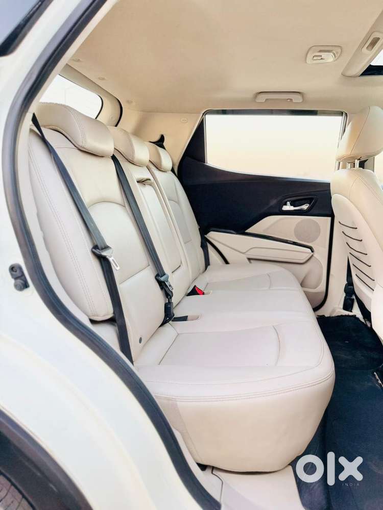 Mahindra Xuv300 W8 (o) 1.5 Diesel Amt, 2020, Diesel