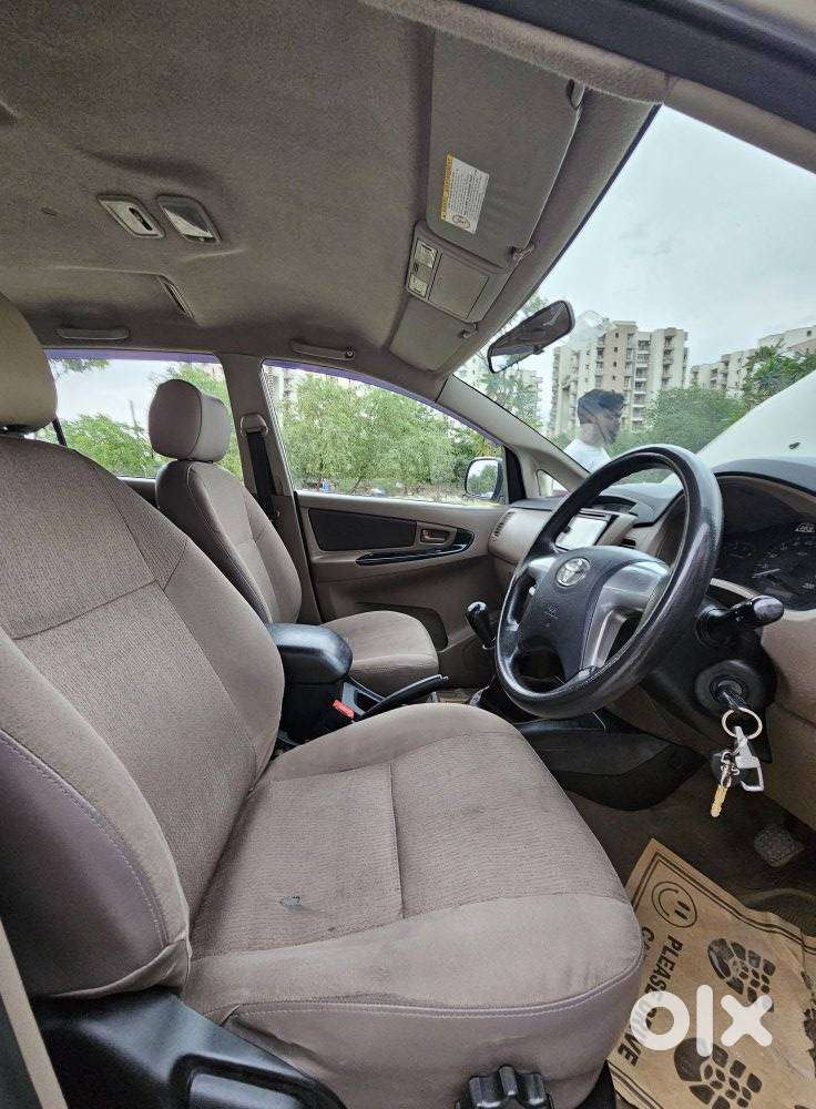 Toyota Innova 2.5 G (diesel) 8 Seater Bs Iv, 2016, Diesel