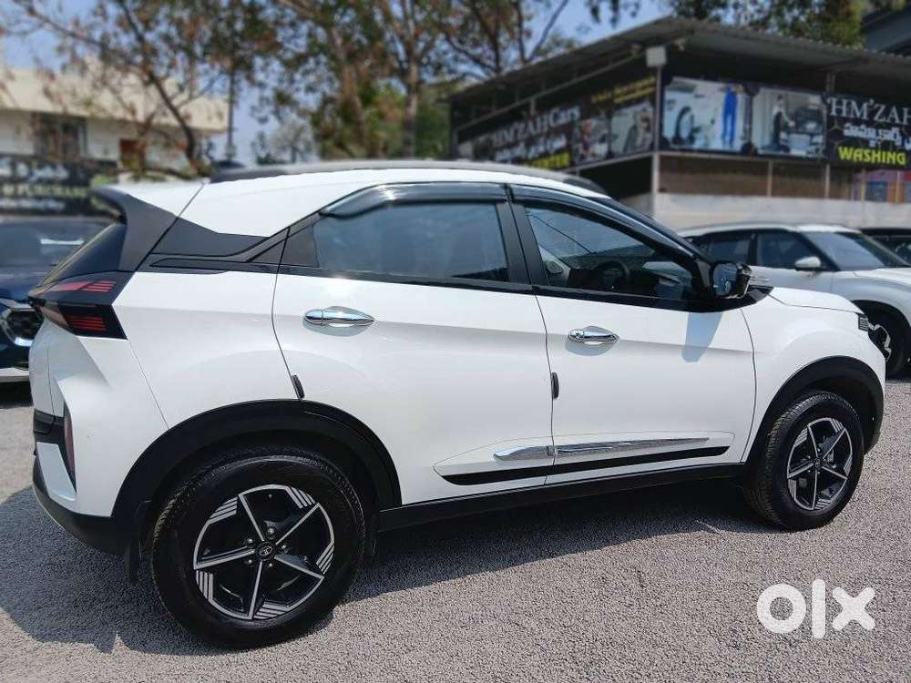 Tata Nexon Creative 1.2 Revotron Petrol 6 Mt Dt, 2025, Cng & Hybrids