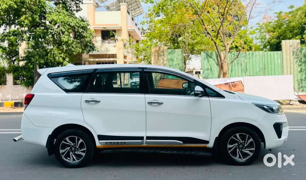 Toyota Innova Crysta [2020-ongoing] 2.4 Gx 8 Str, 2022, Diesel