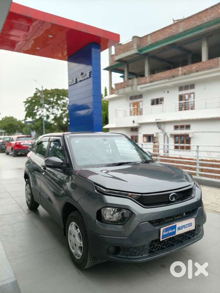 Tata Punch 1.2 Revotron Creative Dual Tone, 2025, Petrol