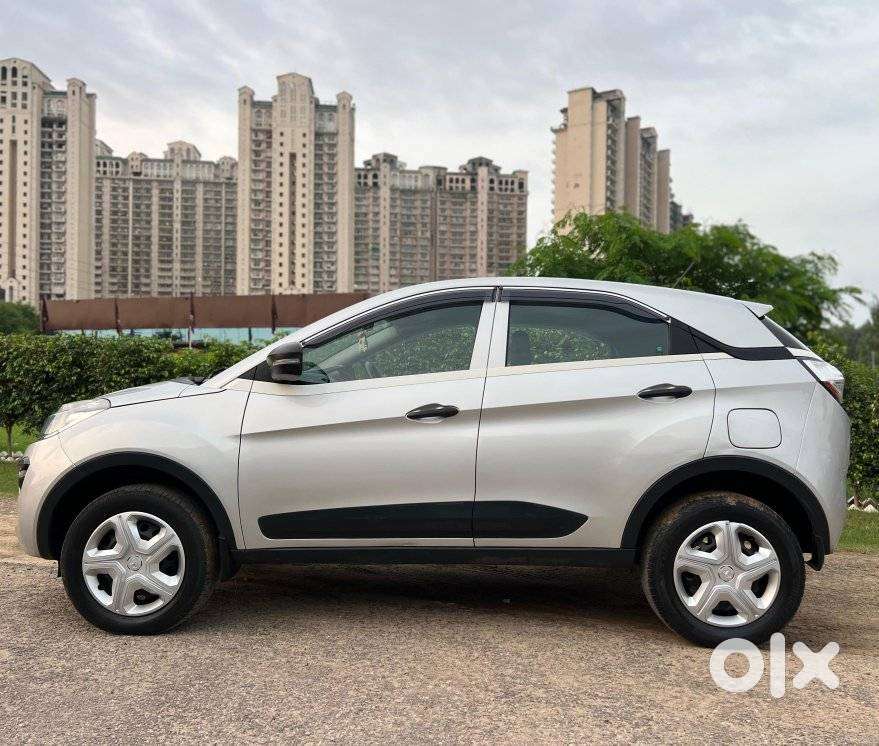 Tata Nexon Amt 1.2 Revotron Xma, 2018, Petrol