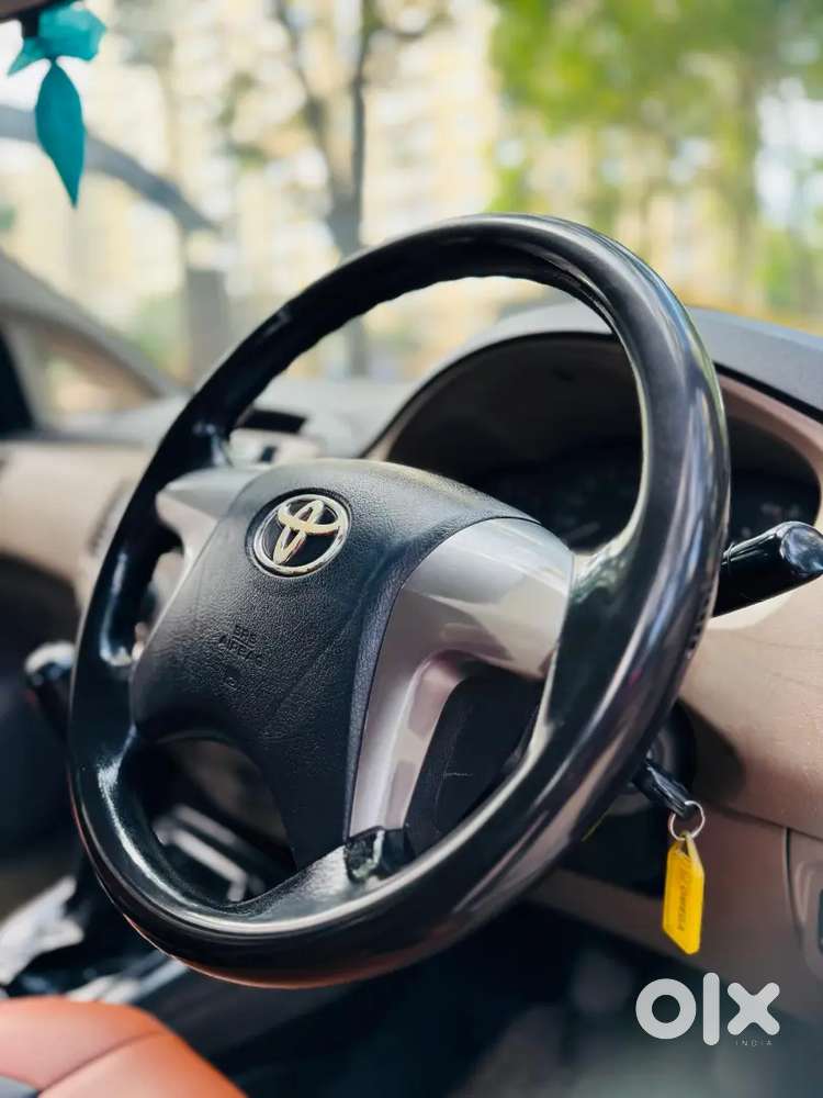 2015- Toyota Innova 2.5 G