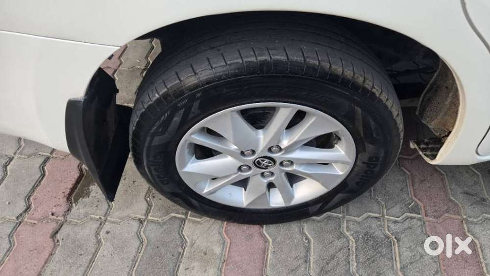 Toyota Innova Crysta 2.8 Gx Automatic 7 Str, 2017, Diesel